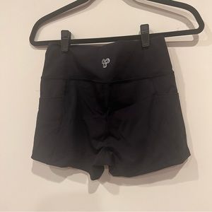Aritzia biker shorts